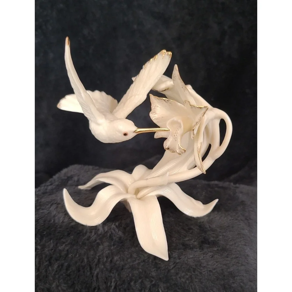 Beautiful Lenox Porcelain Classic Hummingbird Ivory Sculpture Figurine READ - Picture 10 of 16